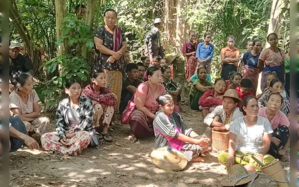 Myanmar residents forced to flee their homes for camps across the border in Thailand are facing growing hardship amid cuts to international aid, with more than 108,000 people now struggling to access stable food supplies, civil society organizations told Radio Free Asia on Wednesday.