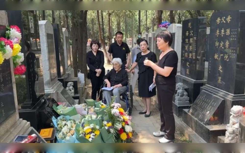 An 88-year-old mother whose son died in the 1989 Tiananmen massacre has trouble even walking to a Beijing cemetery to commemorate his passing every June 4, but authorities still keep her under surveillance. “Am I that scary?” she asks.