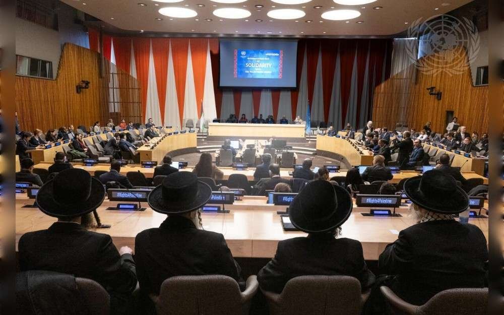 A wide  view of the special meeting in observance of the International Day of Solidarity with the Palestinian People of the Committee on the Exercise of the Inalienable Rights of the Palestinian People ( 29 November