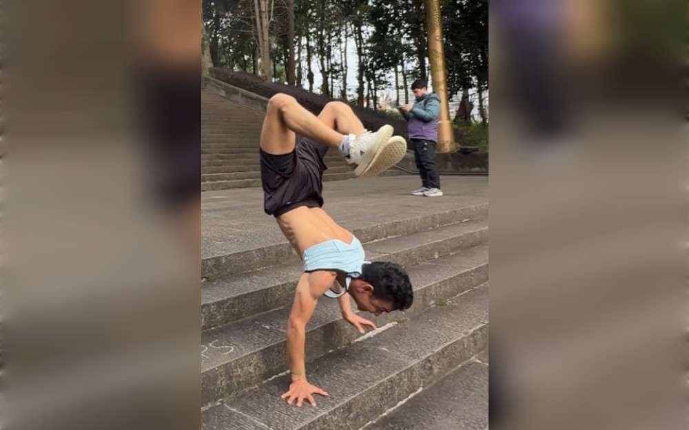 In an incredibly short time of 44.71 seconds, 31 year old Nepalese athlete Hari Chandra Girl set a record mark for walking 100 steps while walking on hands.