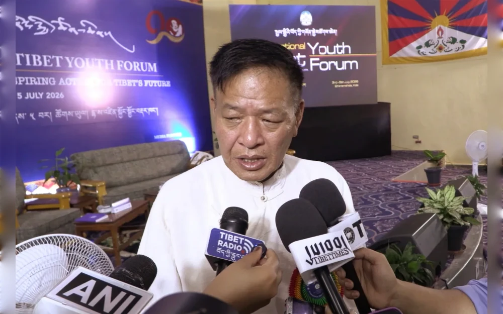 A Tibetan activist died Thursday after setting himself on fire outside the United Nations headquarters in New York.Lobsang Palden, popularly known as Lobga Rangzen, a longtime Tibetan activist based in New York, died at Bellevue Hospital after succumbing to his injuries.
