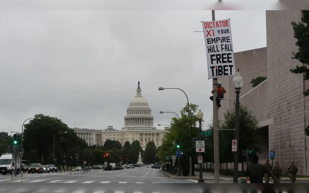Chinese President Xi Jinping Wednesday arrived in Washington as diasporic minority communities urged U.S. President Donald Trump to press him on human rights and religious freedom during their three-day summit.
