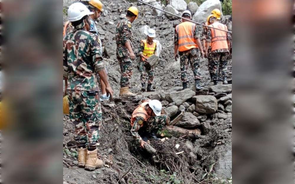 As the death toll from last week’s glacial flooding disaster at the Tibet-Nepal border surpassed 1,000 on Tuesday, sources inside Tibet told Radio Free Asia that a group of 10 Tibetan travel guides are among the missing.