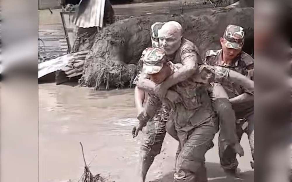 As the death toll from last week’s glacial flooding disaster at the Tibet-Nepal border surpassed 1,000 on Tuesday, sources inside Tibet told Radio Free Asia that a group of 10 Tibetan travel guides are among the missing.