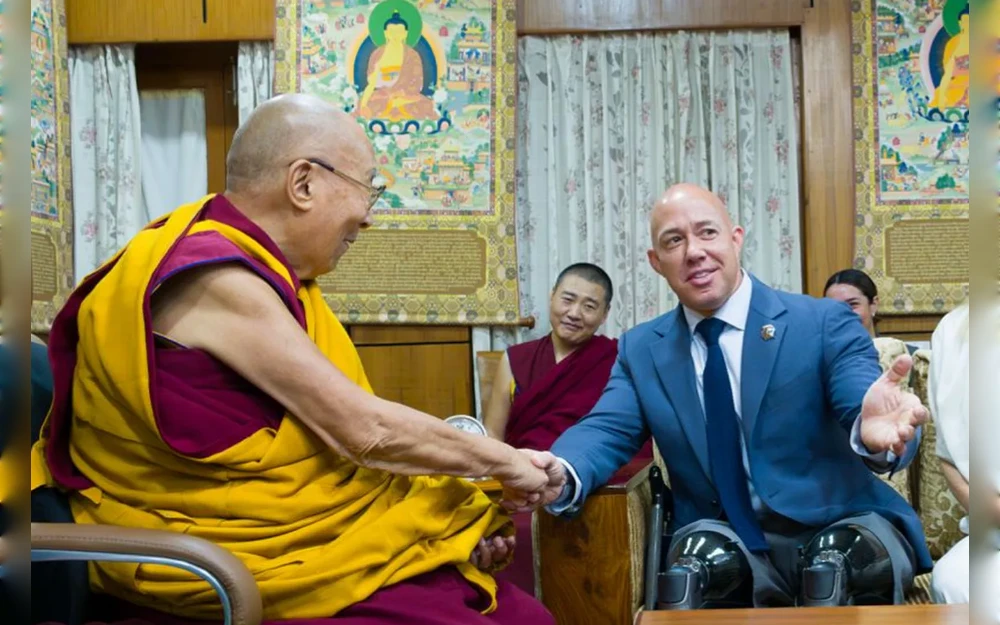 A bipartisan delegation of U.S. lawmakers Wednesday told Radio Free Asia that China is a threat for engaging in transnational repression, after a meeting with the Dalai Lama, Tibet’s exiled spiritual leader, in his home.